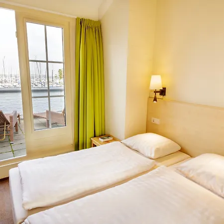 Holiday park Center Parcs Port Zelande Beach 3*